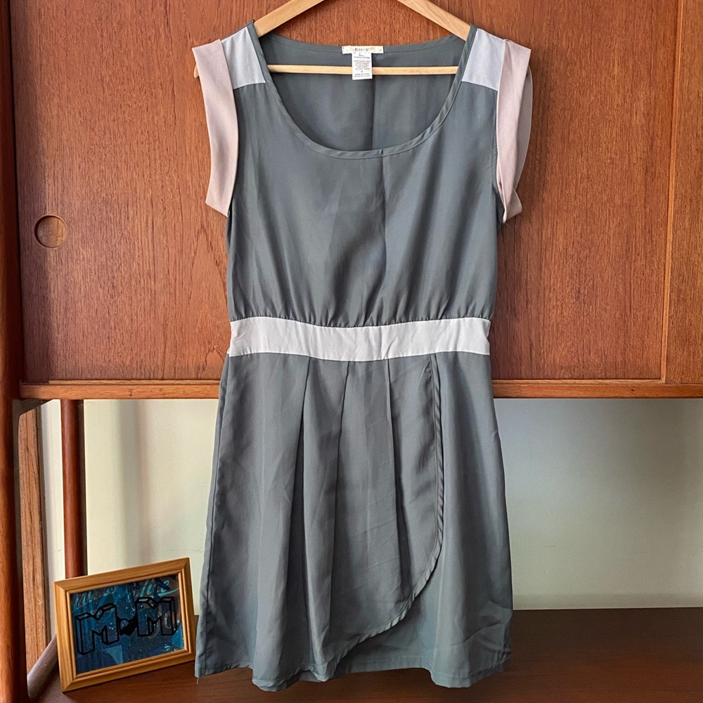 Esley above the knees dress
